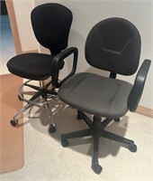 M - PAIR OF OFFICE CHAIRS (B24)