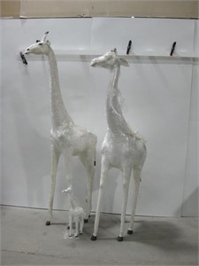 Three Giraffes Tallest 85" See Info