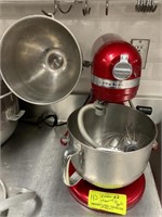KITCHEN AID MIXER WITH 2 BOWLS
