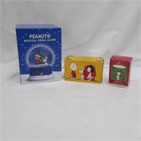 Peanuts Snow Globe - Beagle scout Ornament - HM