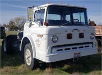 * 1983 Ford 700 Truck