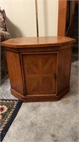 Octagon end table 26” x 26” x 21”