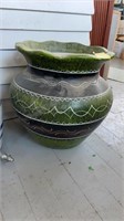Large ceramic planter16” tall  18” round