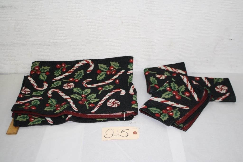 (LOT 215) CANDYCANE TABLE RUNNER + 3 PLACE MATS