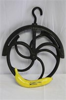 Antique Primitive 1800s Cast Iron "12" Well Pulley