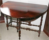 Wooden Gateleg Dropleaf Table 30"H x 55" x 42"