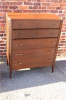 Dresser by Broyhill 46.5" x 38.5" x 19"
