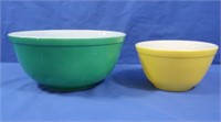 2 Vintage Pyrex Mixing Bowls-Yellow #401, Green