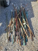 (32) Various Fence Stakes