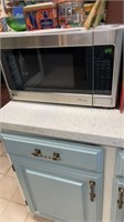 LG Easy Clean microwave