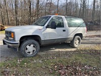 1996 Chevy Tahoe, 4WD, runs and drives, and is