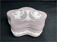 Wedgwood Jasperware Lilac Pentefoil Trinket Box