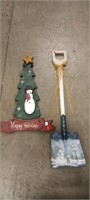 Holiday Decor: Wooden Tree With Snowman Wall