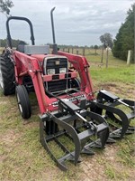 1995 Massey Ferguson 1040 Tractor with claws & buc