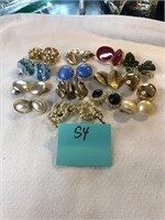 Mixed lot of clip on earrings #54