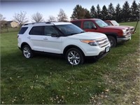 2013 Ford XLT Explorer 4wd , power seats,