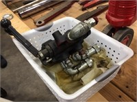 3 Lever hydraulic valve, with couplers, open