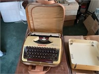 Olympia manual typewriter w/ hardcover and bag