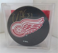Kevin Hodson signed Detroit Red Wings hockey puck