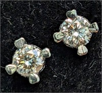 $1100 14K  Diamond (0.22Ct,Si,H-I) Earrings