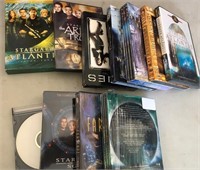 B -LOT OF DVDS (L165)