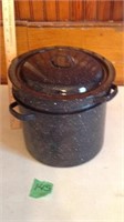 Enamel pot with strainer basket and lid