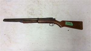 100 Shot Benjamin BB Air Rifle. Wood stock.