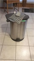 Stainless steel trashcan, sink supplies