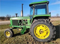 John Deere 4240 tractor