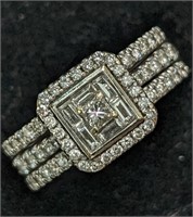 $5240 18K  Diamonds (.71Ct, Si1-Si2, G-H) Ring