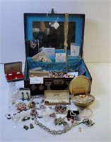 Vintage and costume Jewelry in Vintage Jewelry