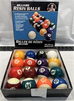 COMPLETE SET OF BILLARD BALLS IN ORIGNINAL BOX