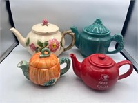 Teapot lot (2 w flawed lids)