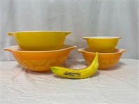 1969 PYREX Orange 'Daisy Cinderella' Nesting Bowls