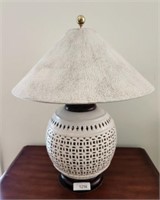CERAMIC AND WOODEN DECORATIVE LAMP