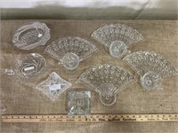 Four fan shaped luncheon plates and 3 cups,