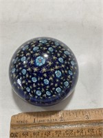 Flowered paperweight