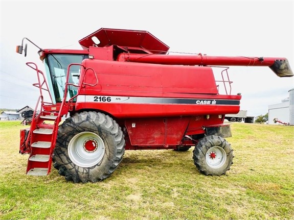 Tractors, Farm Equip, Classsic Cars - Rexroat - Wade Auction