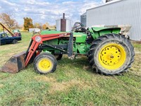 John Deere 2440 Tractor w/ Loader