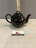 Black hall Lipton tea pot