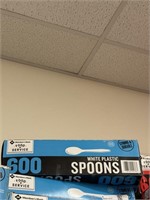 MM White plastic spoons 600ct