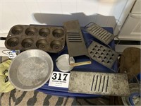 Lot of Vintage Cook and Bakeware