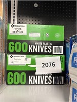 MM White plastic knives 600ct