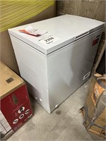 Frigidaire chest freezer  32inLx21Wx34H