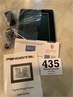 Pandigital photo frame