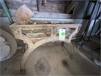 Grinding wheel stand with water tray