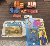 ASSORTED VINTAGE TOY LOT / SHIPPING