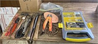 A GREAT LOT OF HOUSE HOLD ASSORTED TOOLS / SHIPS
