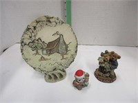 Clay house sculpture & pair of Christmas figures