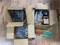 LARGE LOT OF MODEL TRAIN TRACK & ACCESSORIES